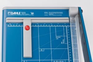 Гилотина Dahle 533, формат А4, до 15 листа, дълж. рязане 340 мм